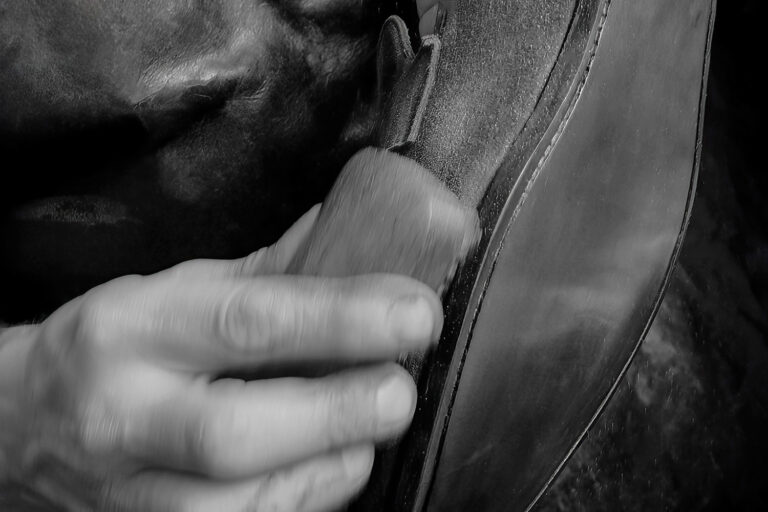 Schoenonderhoud natuurrubber suède borstel - The Royal Treatment