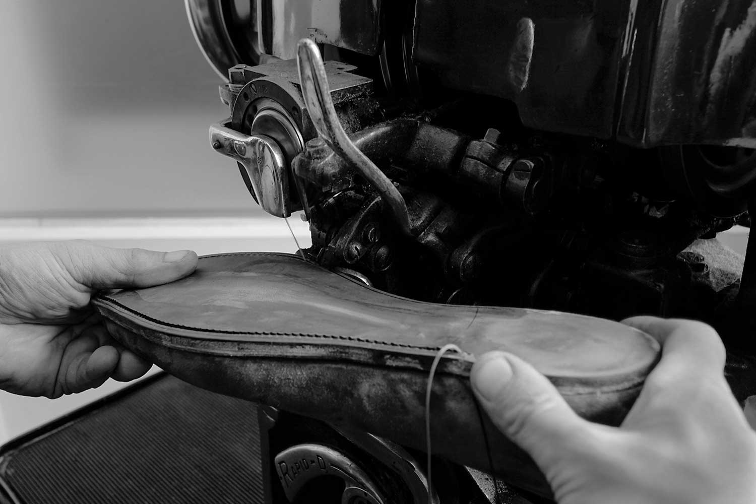 Nieuwe stiknaad - aflapnaad - leren zolen - The Royal Treatment