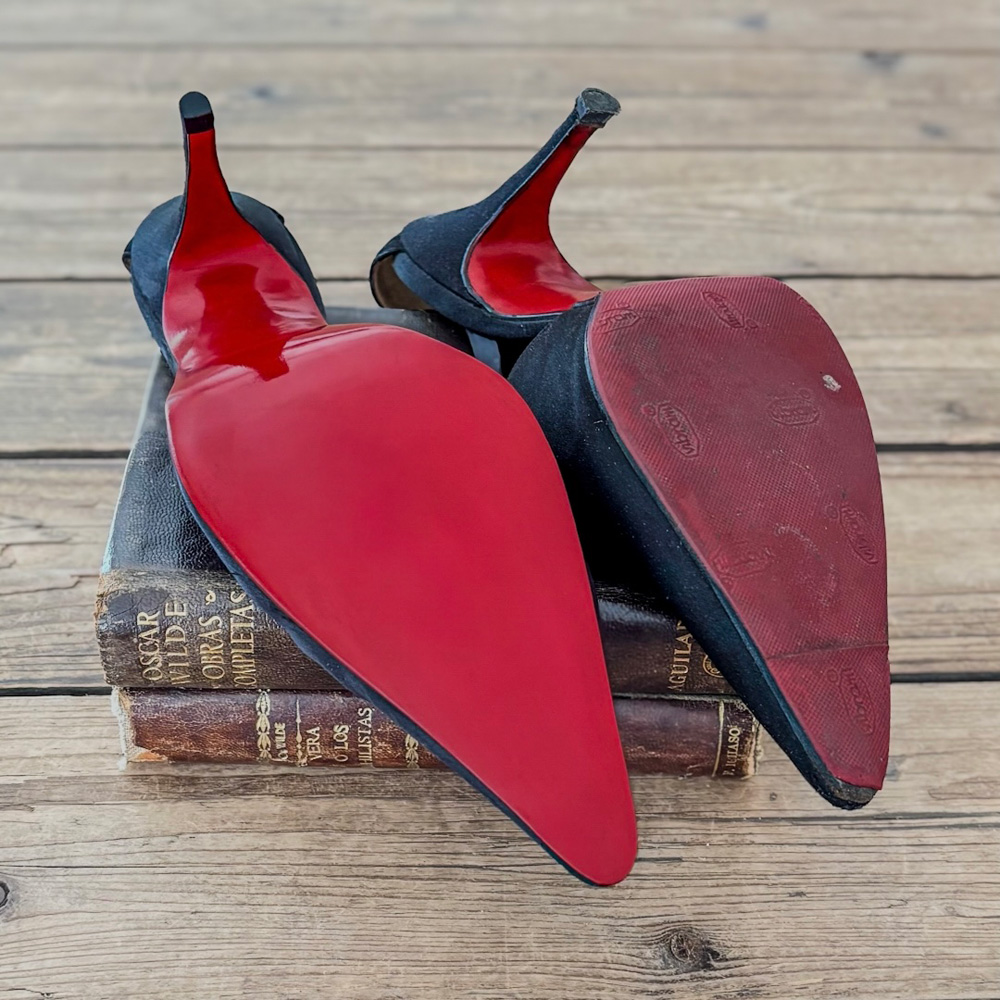 Schoenreparatie - volledige leren zolen Christian Louboutin pumps - The Royal Treatment