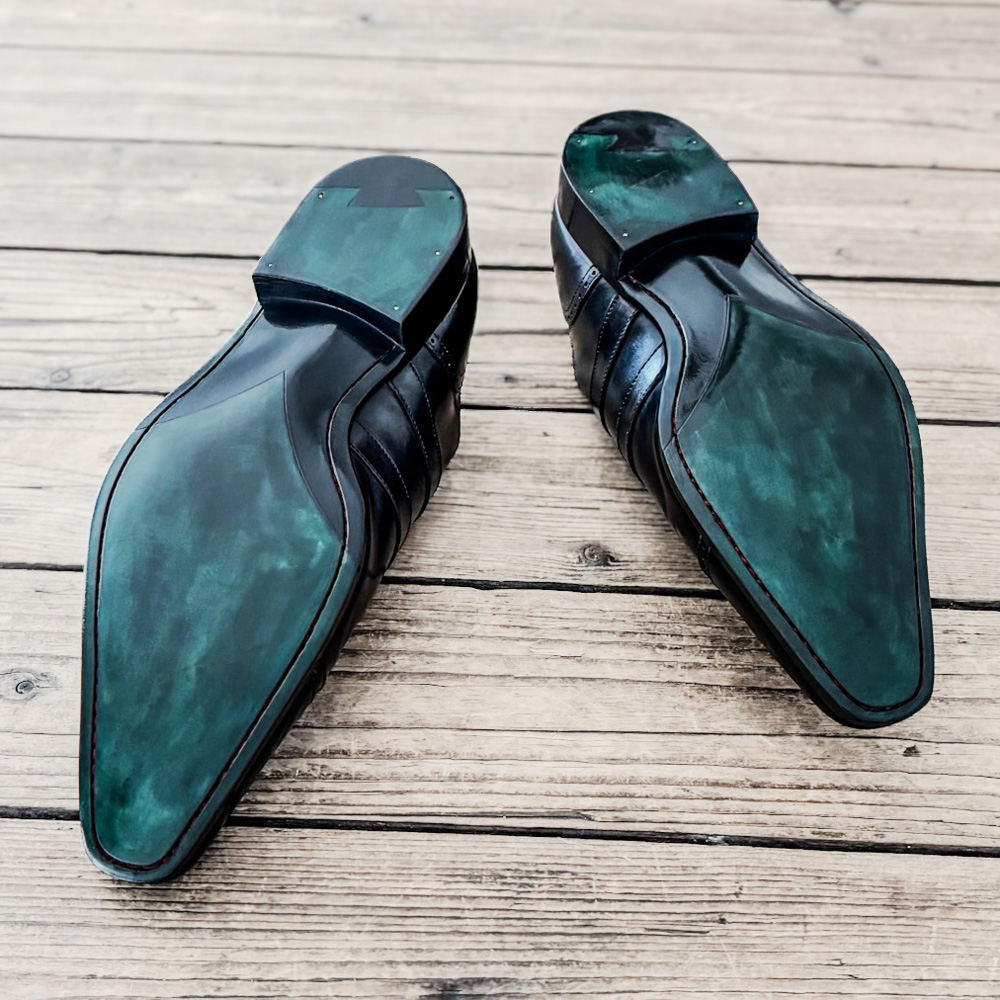 Schoenreparatie - volledige leren zolen Santoni monk straps - The Royal Treatment